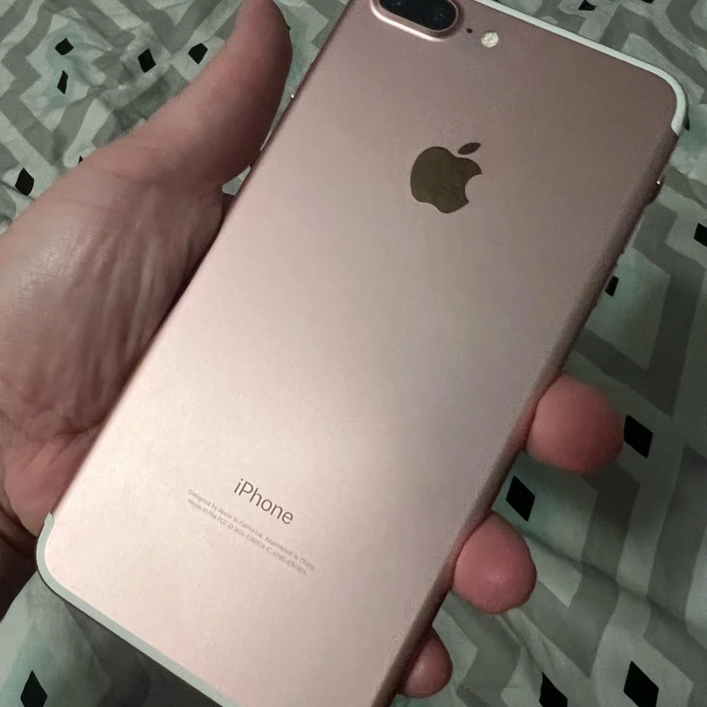 128GB Rose gold iPhone 7 Plus